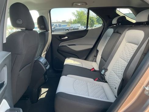 Used 2019 Chevrolet Equinox LT FWD image 8