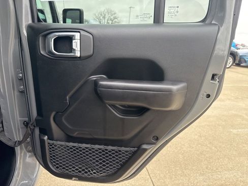 Used 2018 Jeep Wrangler Unlimited Sport S image 20