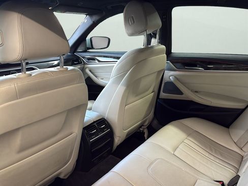 Used 2019 BMW 540i w/ M Sport Package RWD image 28