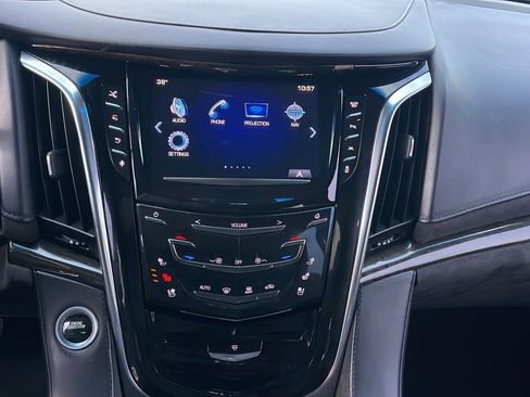 Used 2016 Cadillac Escalade Platinum image 15