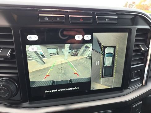 Used 2023 Ford F350 Lariat w/ Tow Technology Package image 23