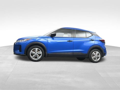 Used 2022 Nissan Kicks S FWD image 11