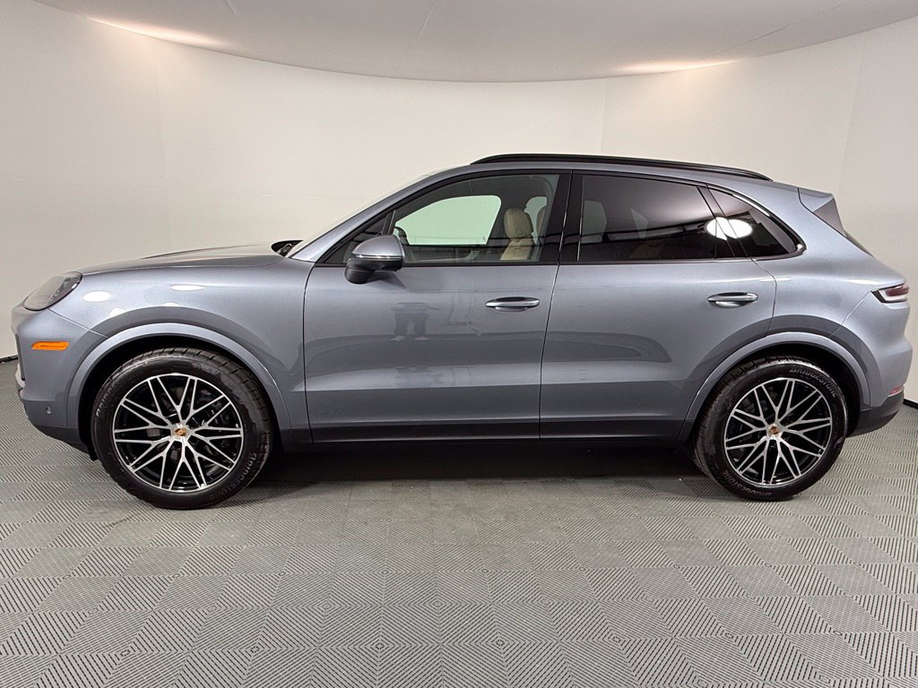 Certified 2026 Porsche Cayenne AWD/4WD image 2