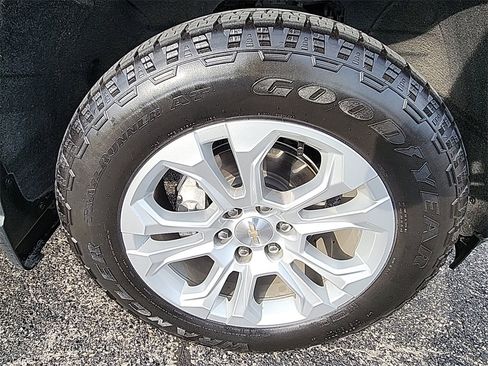 Used 2022 Chevrolet Silverado 1500 LTZ image 12