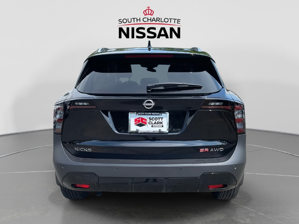 Used 2025 Nissan Kicks SR AWD/4WD image 5
