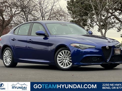 Used 2022 Alfa Romeo Giulia Sprint image 1