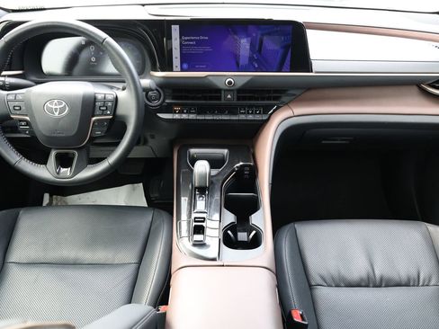 Used 2024 Toyota Crown AWD/4WD image 2