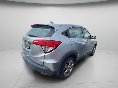 Used 2019 Honda HR-V LX image 3