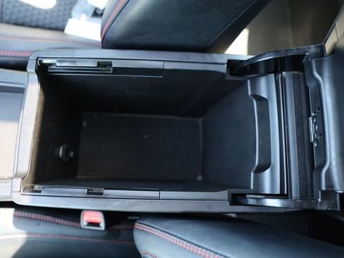 Used 2015 Toyota Camry SE w/ Moonroof Package FWD image 32