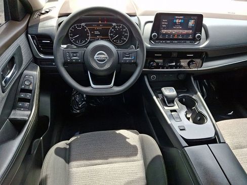 Used 2021 Nissan Rogue SV FWD image 12