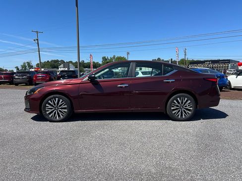Used 2025 Nissan Altima 2.5 SV AWD/4WD image 2