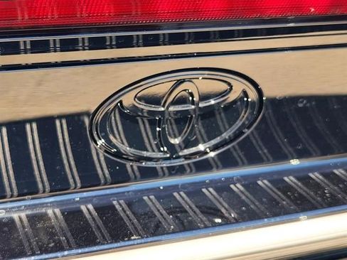 New 2026 Toyota Prius Plug-In Hybrid FWD image 8