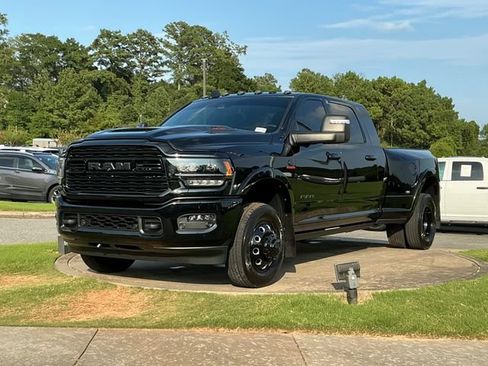 Used 2024 RAM 3500 Limited AWD/4WD image 3