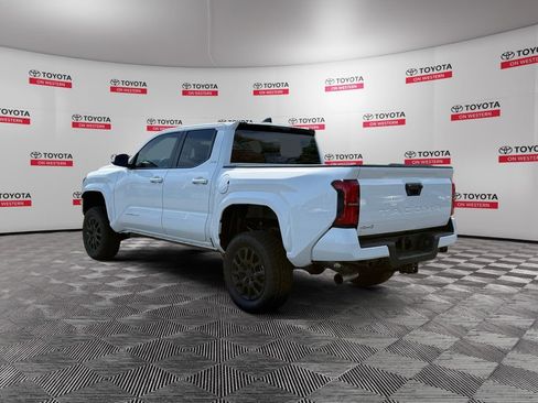 Used 2026 Toyota Tacoma SR5 AWD/4WD image 5