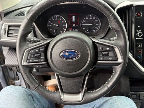 Used 2023 Subaru Ascent Premium w/ Convenience Package image 12