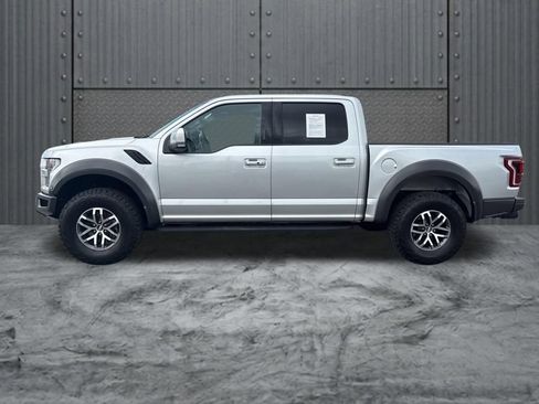 Used 2017 Ford F150 Raptor w/ Equipment Group 802A Luxury AWD/4WD image 4