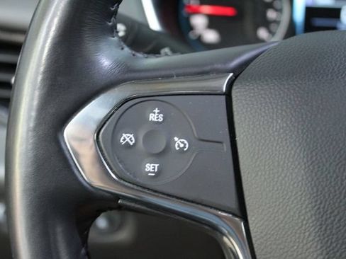 Used 2018 Chevrolet Traverse LT FWD image 16