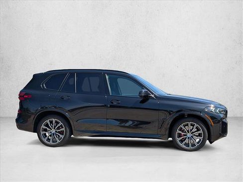 Certified 2024 BMW X5 xDrive40i w/ M Sport Package AWD/4WD image 4