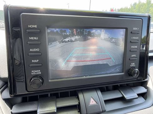 Used 2019 Toyota RAV4 LE FWD image 15