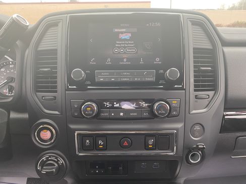 Used 2024 Nissan Titan SV w/ SV Convenience Package image 12