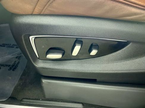 Used 2019 Cadillac Escalade ESV Luxury image 22