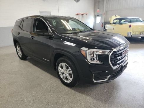 Used 2024 GMC Terrain SLE AWD/4WD image 4