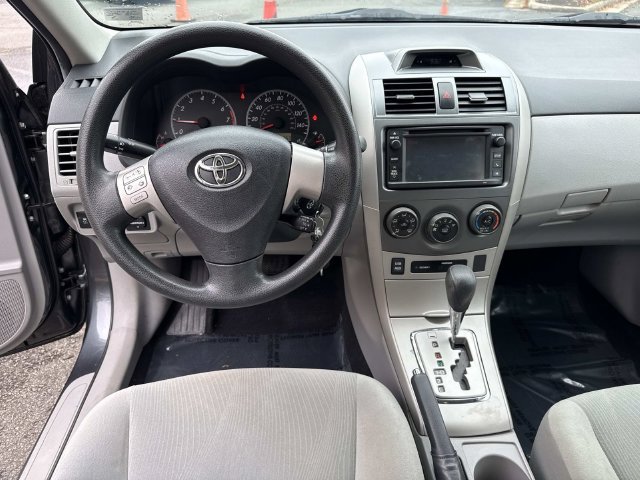 Used 2013 Toyota Corolla LE FWD image 17
