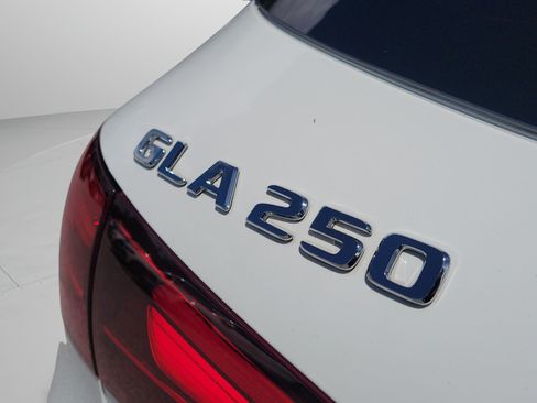 Certified 2025 Mercedes-Benz GLA 250 image 30
