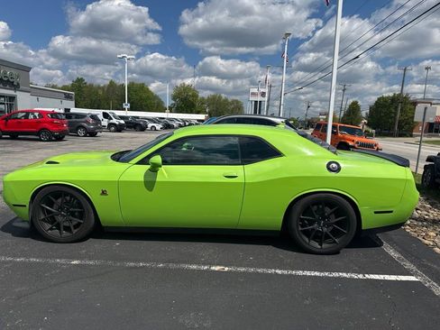 Used 2015 Dodge Challenger R/T Scat Pack w/ Leather Interior Group RWD image 8