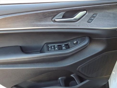 Certified 2024 Jeep Grand Cherokee L Limited w/ Trailer Tow Package image 6