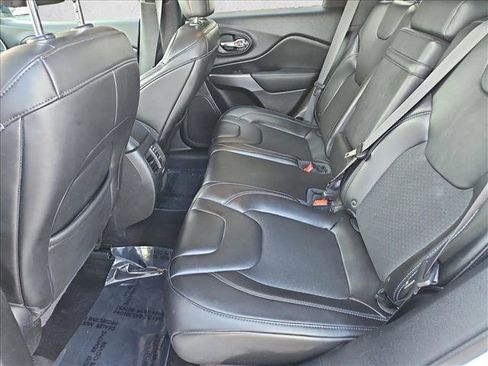 Used 2019 Jeep Cherokee Latitude Plus w/ Cold Weather Group image 24