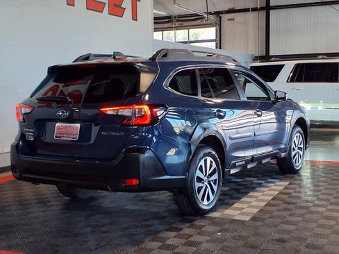 Used 2024 Subaru Outback Premium AWD/4WD image 8