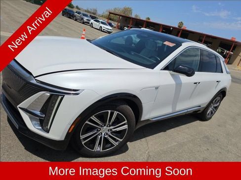 Used 2024 Cadillac Lyriq Luxury RWD image 6