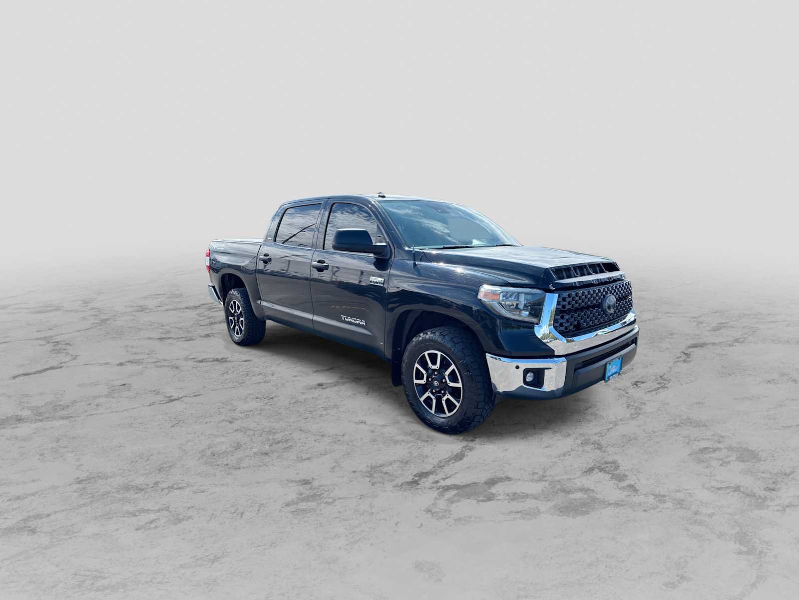 Used 2018 Toyota Tundra SR5 AWD/4WD image 2