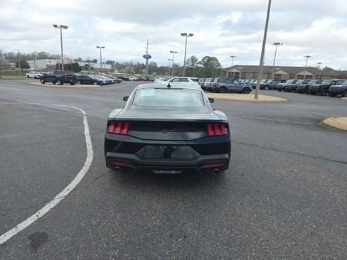 Used 2024 Ford Mustang GT Premium image 4