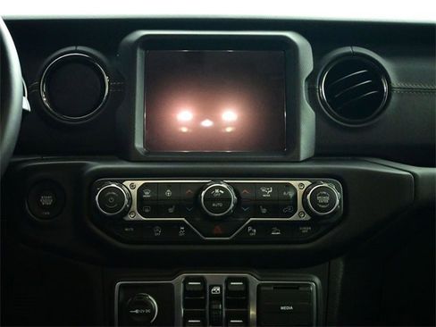 Used 2021 Jeep Wrangler Unlimited Sahara image 7