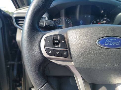 Used 2023 Ford Explorer XLT w/ Equipment Group 202A AWD/4WD image 15
