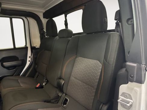 Used 2021 Jeep Gladiator Mojave AWD/4WD image 25