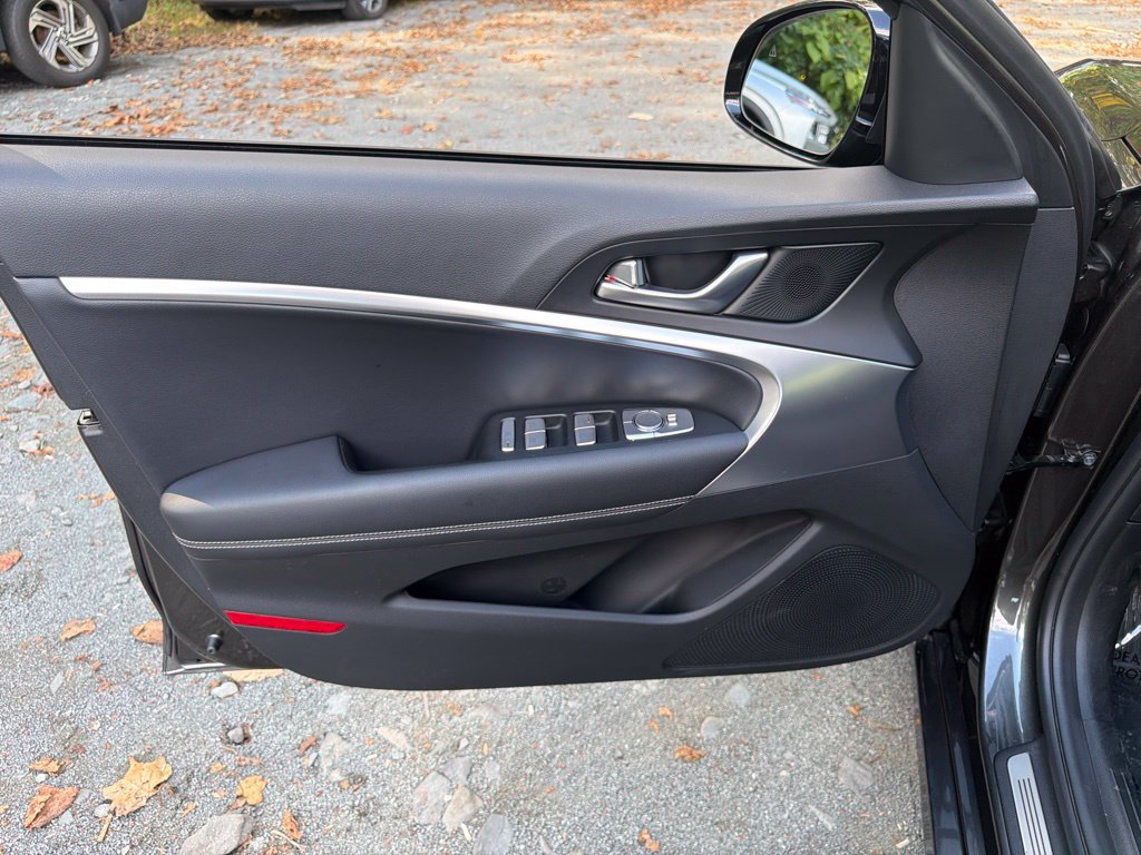 Used 2026 Genesis G70 2.5T AWD/4WD image 16