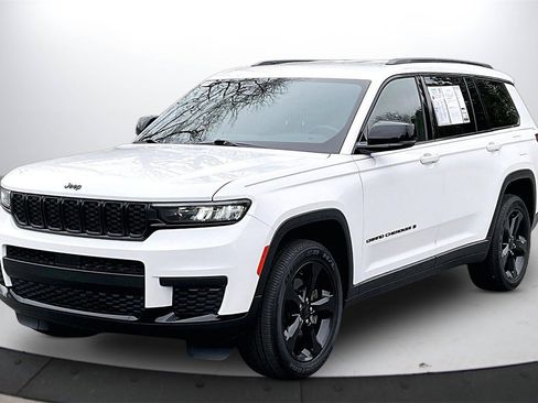 Certified 2022 Jeep Grand Cherokee L Laredo image 4