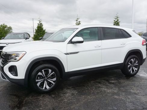 New 2026 Volkswagen Atlas Cross Sport SE AWD/4WD image 2