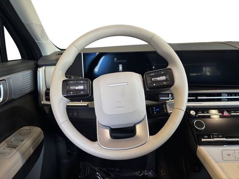 Used 2025 Hyundai Santa Fe SEL FWD image 13