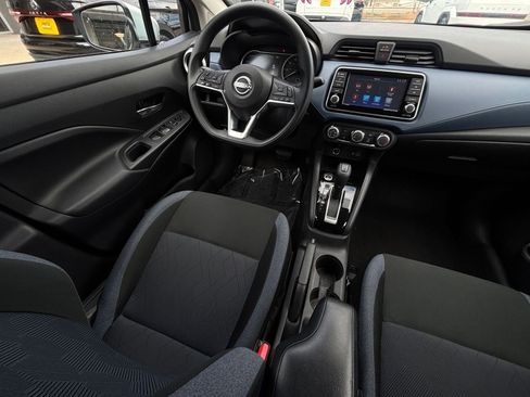 Used 2025 Nissan Versa SV FWD image 33