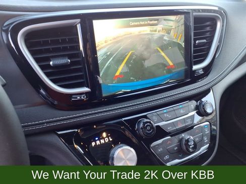 New 2026 Chrysler Pacifica Select image 11