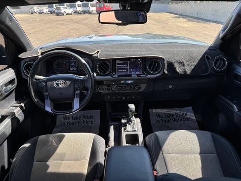 Used 2021 Toyota Tacoma TRD Off-Road w/ Technology Package AWD/4WD image 14