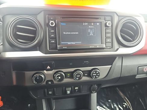 Used 2019 Toyota Tacoma SR5 AWD/4WD image 16