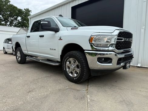 Used 2024 RAM 2500 Big Horn w/ Off Road Package AWD/4WD image 2
