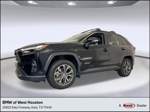 Used 2023 Toyota RAV4 XLE Premium image 1