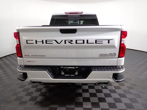 Used 2022 Chevrolet Silverado 1500 High Country w/ LPO, Dark Essentials Package AWD/4WD image 17