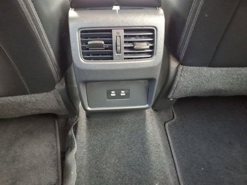 Used 2024 Nissan Rogue SV w/ SV Premium Package FWD image 13